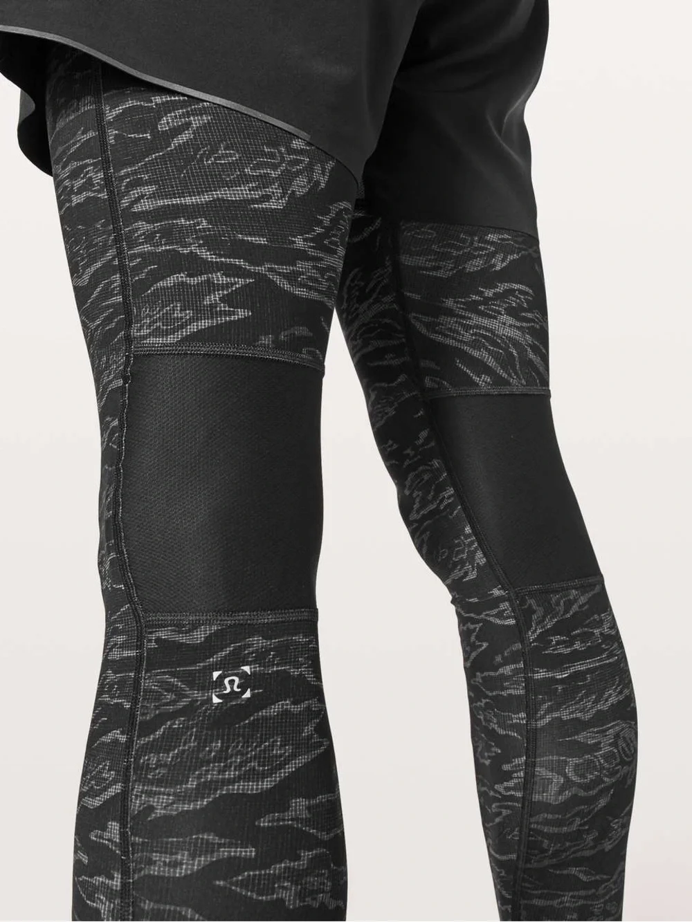 Lululemon Surge Light Tight *27